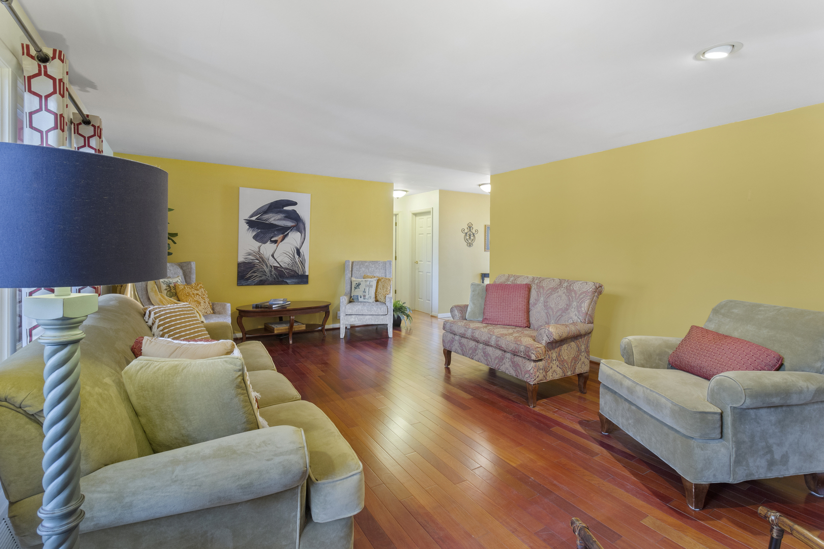 45 Greencroft Drive Champaign, IL 61821 - Photo 5 of 26 a living room with furniture and a couch