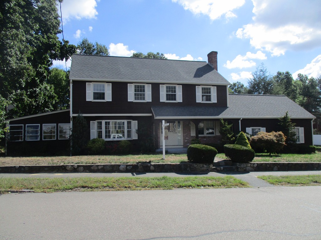 4 Old Farm Road Reading, MA 01867 - Photo 1 of 22