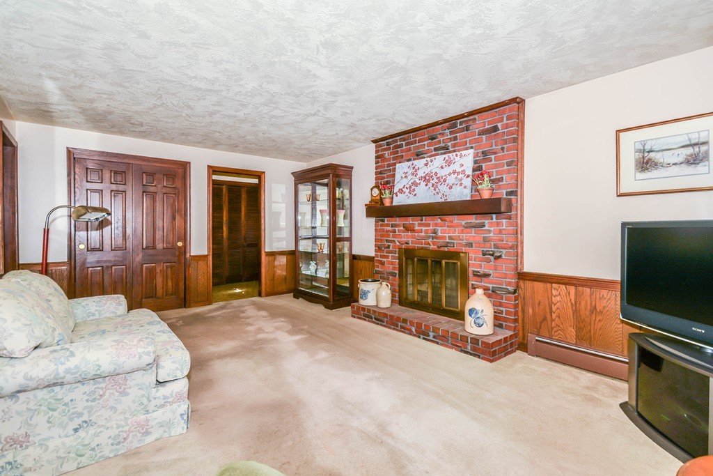 4 Old Farm Road Reading, MA 01867 - Photo 6 of 22