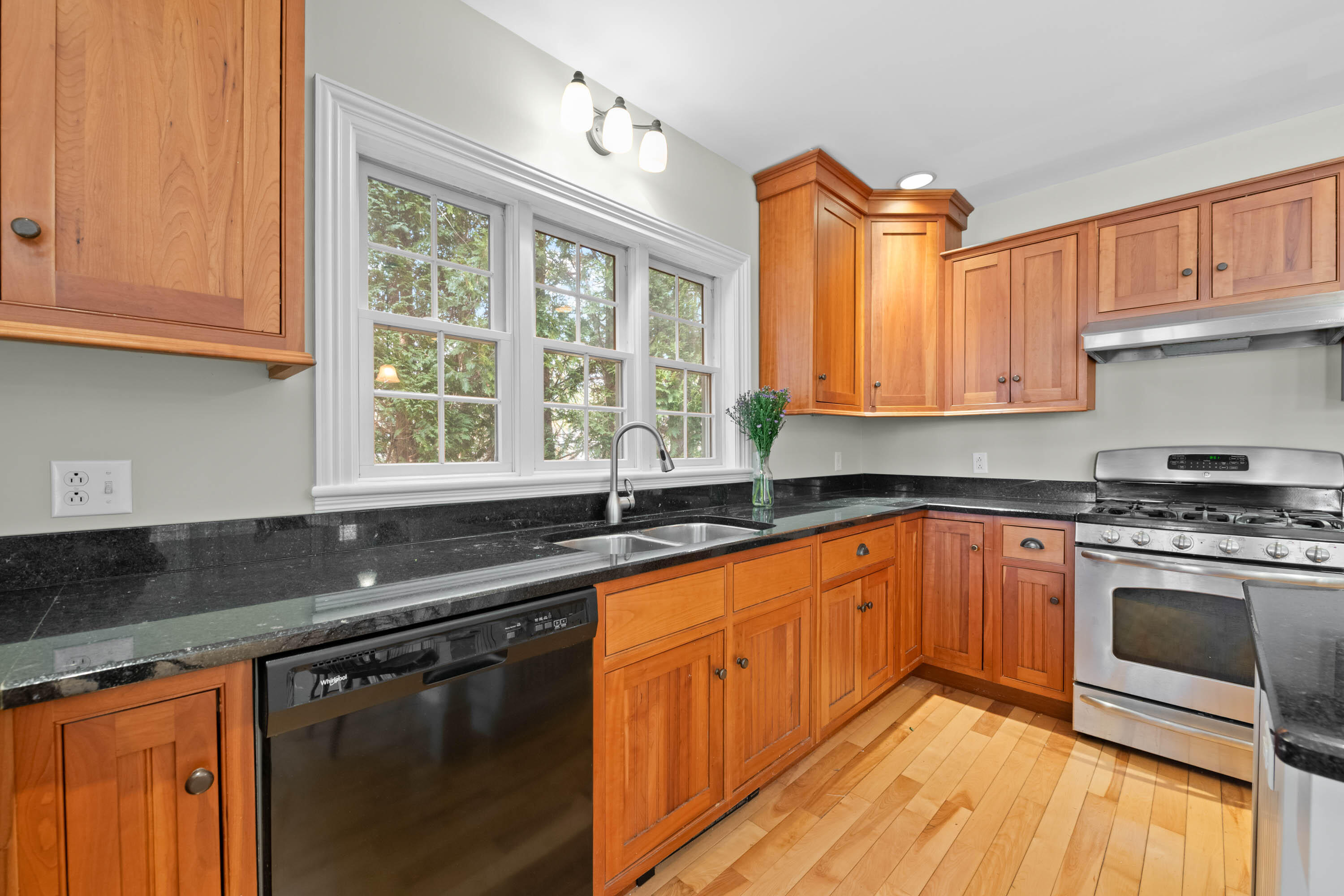 115 Maquoit Drive Freeport, ME 04032 - Photo 13 of 60 pic-13