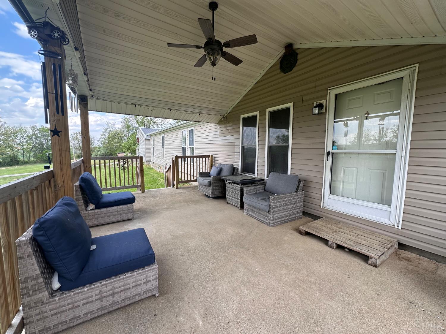 1000 Locust Road Hillsboro, OH 45133 - Photo 3 of 36