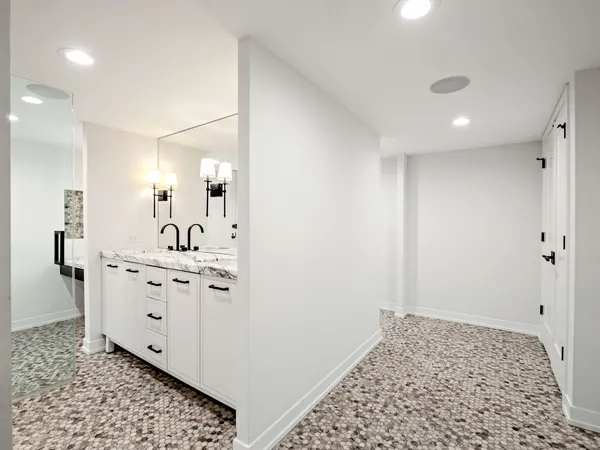 $13,000 | 200 East Delaware Place, Unit 89C, Chicago, IL 60611