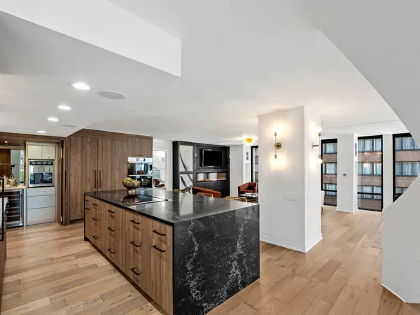 $13,000 | 200 East Delaware Place, Unit 89C, Chicago, IL 60611
