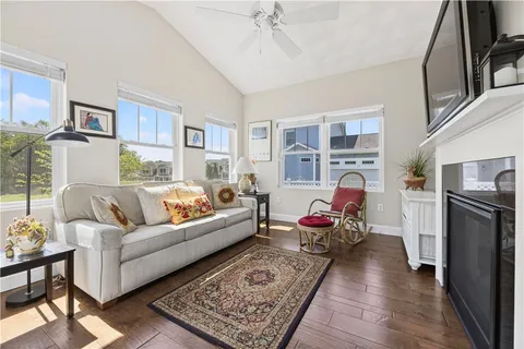 $749,900 | 55 Morningside Drive, North Kingstown, RI 02852