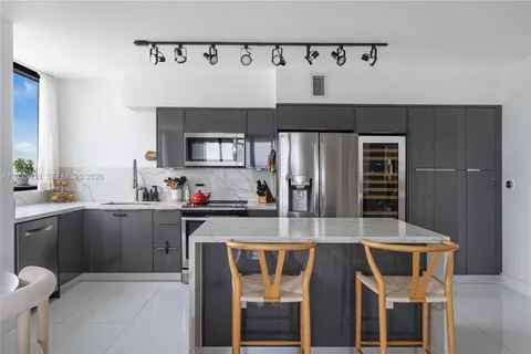 $1,400,000 | 1330 West Avenue, Unit 3001, Miami Beach, FL 33139