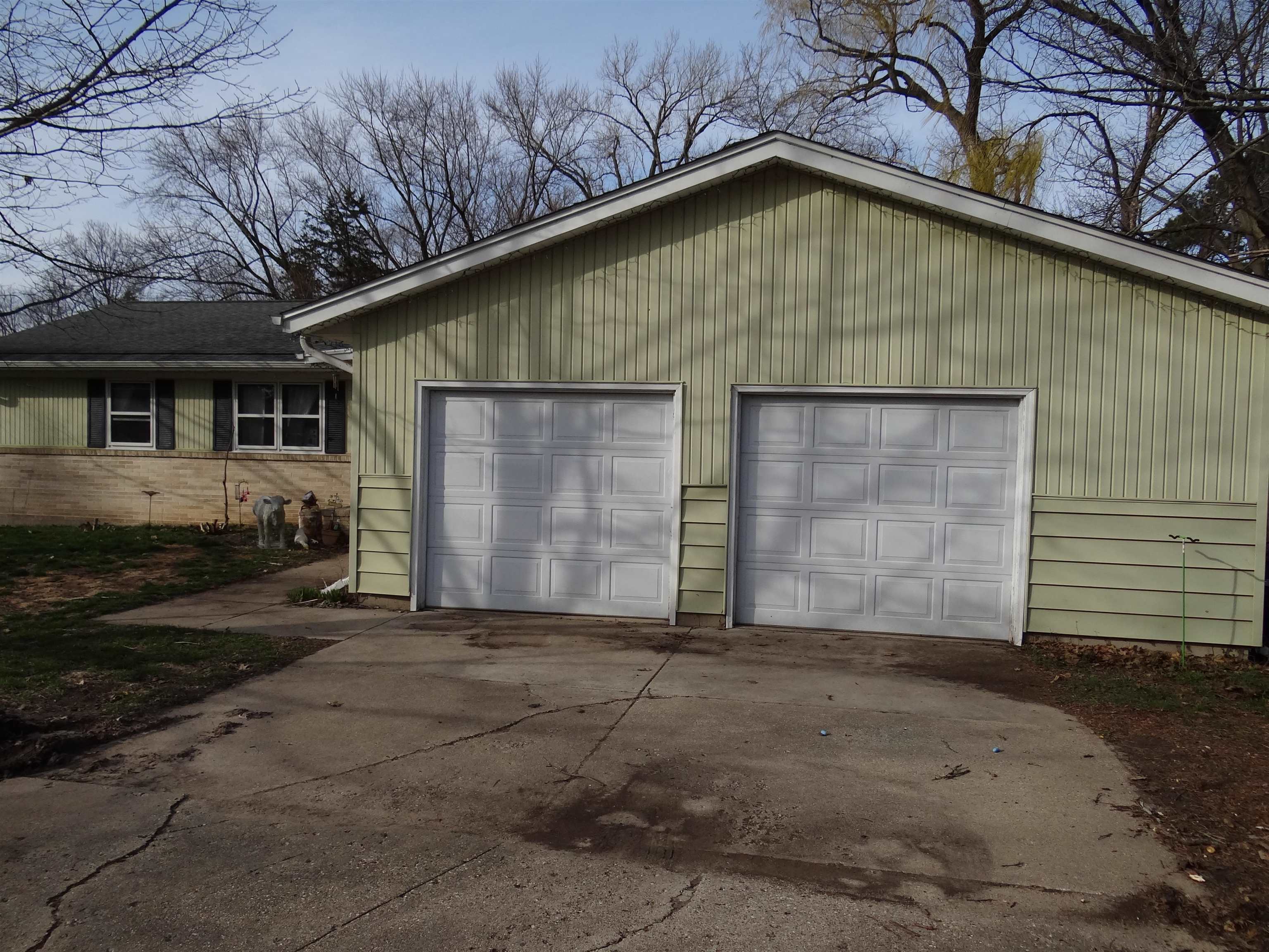 1201 South River Road Janesville, WI 53546 - Photo 2 of 49