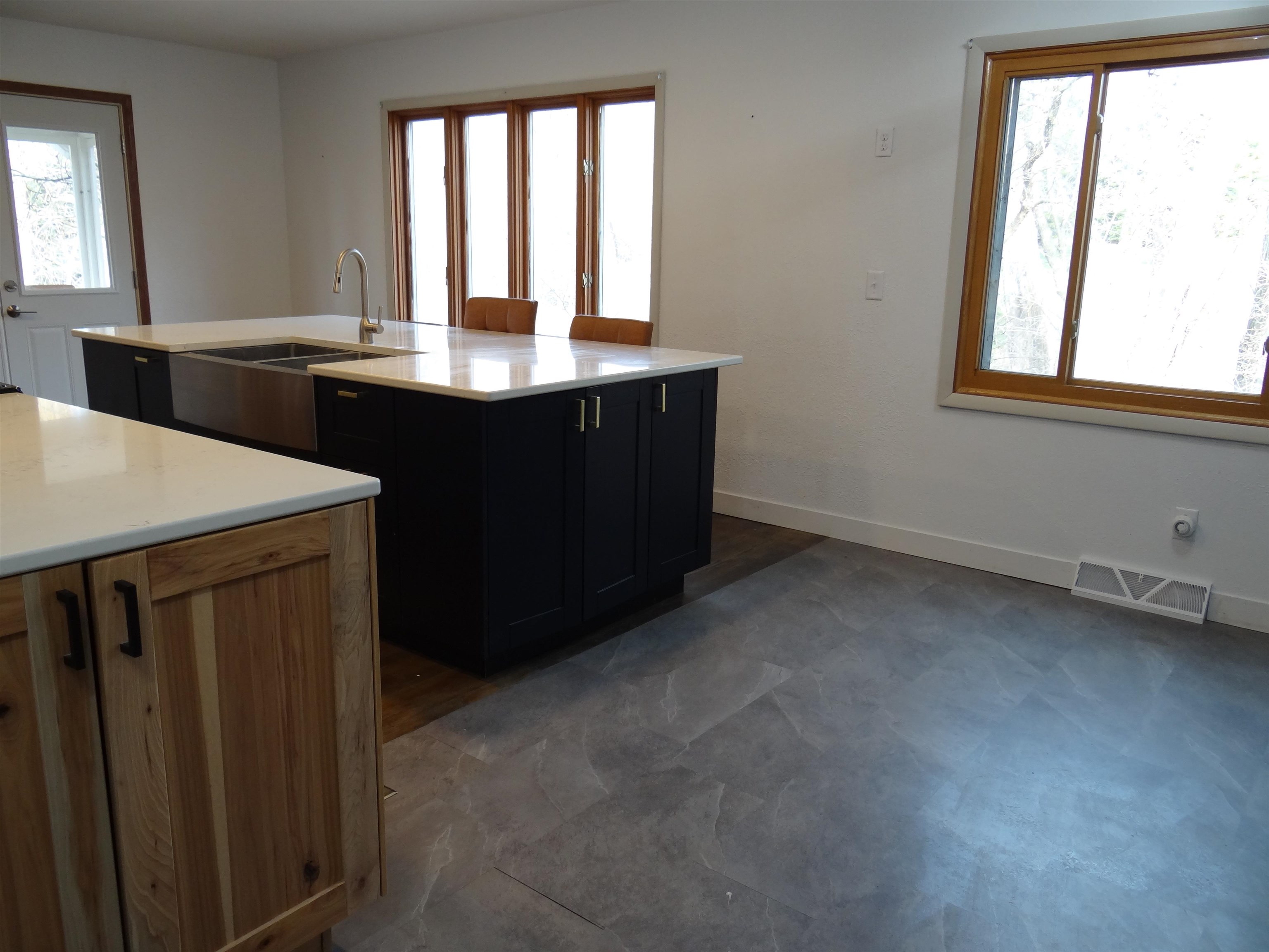 1201 South River Road Janesville, WI 53546 - Photo 7 of 49