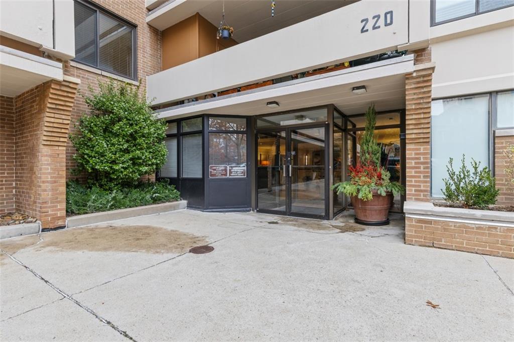 220 North Dithridge Street, Unit 805 Pittsburgh, PA 15213 - Photo 2 of 40 a view of a building with potted plants