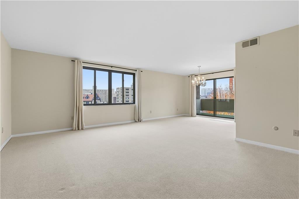 220 North Dithridge Street, Unit 805 Pittsburgh, PA 15213 - Photo 7 of 40 a view of an empty room with a window