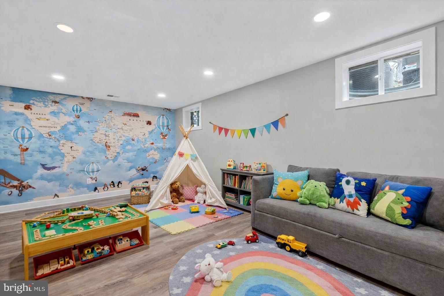 8713 Wadebrook Terrace Springfield, VA 22153 - Photo 16 of 21 a kids room with toys and toys