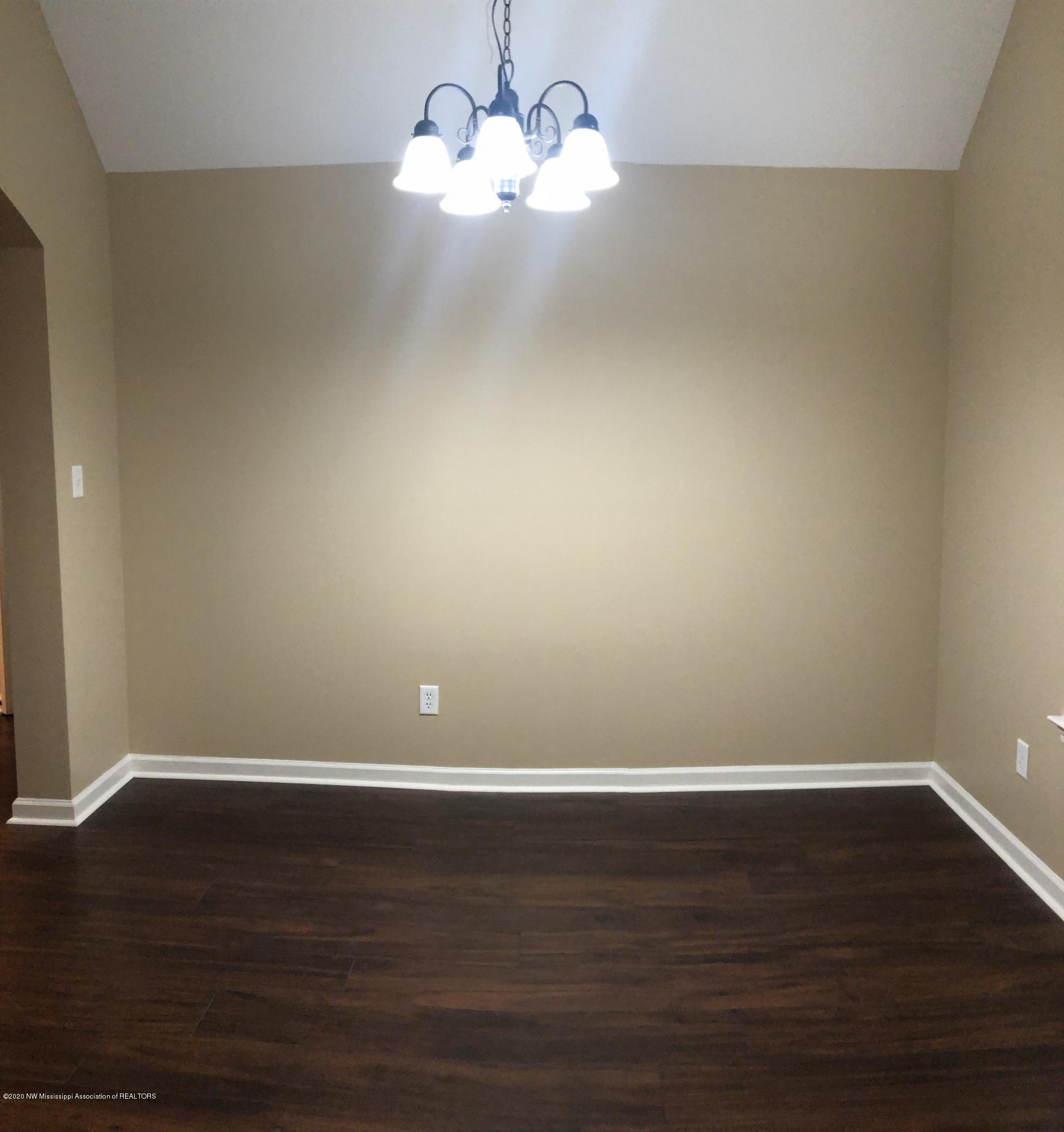 309 East Oak Grove Road Hernando, MS 38632 - Photo 12 of 37 A4A22267-9665-419E-B5D9-2479BCEA9225
