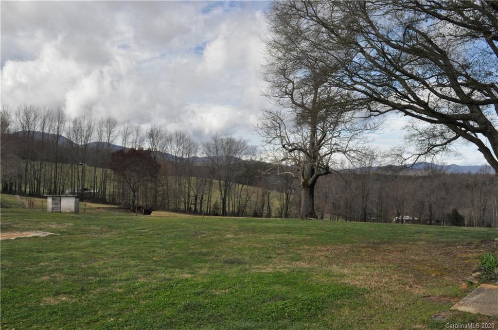 120 Green Hill Farm Road Landrum, SC 29356 - Photo 7 of 32