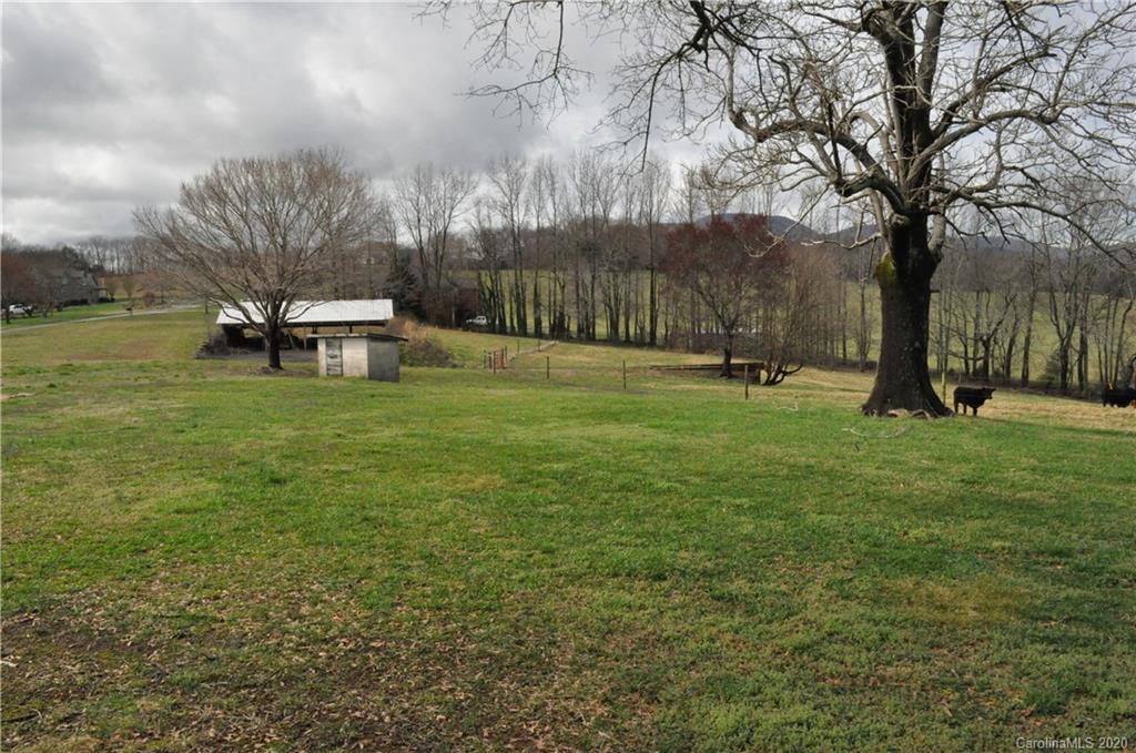 120 Green Hill Farm Road Landrum, SC 29356 - Photo 8 of 32