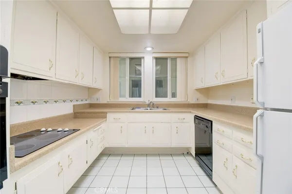$274,000 | 126 Avenida Majorca, Unit O, Laguna Woods, CA 92637