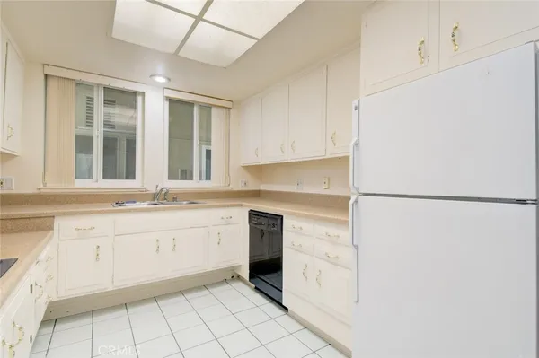 $274,000 | 126 Avenida Majorca, Unit O, Laguna Woods, CA 92637