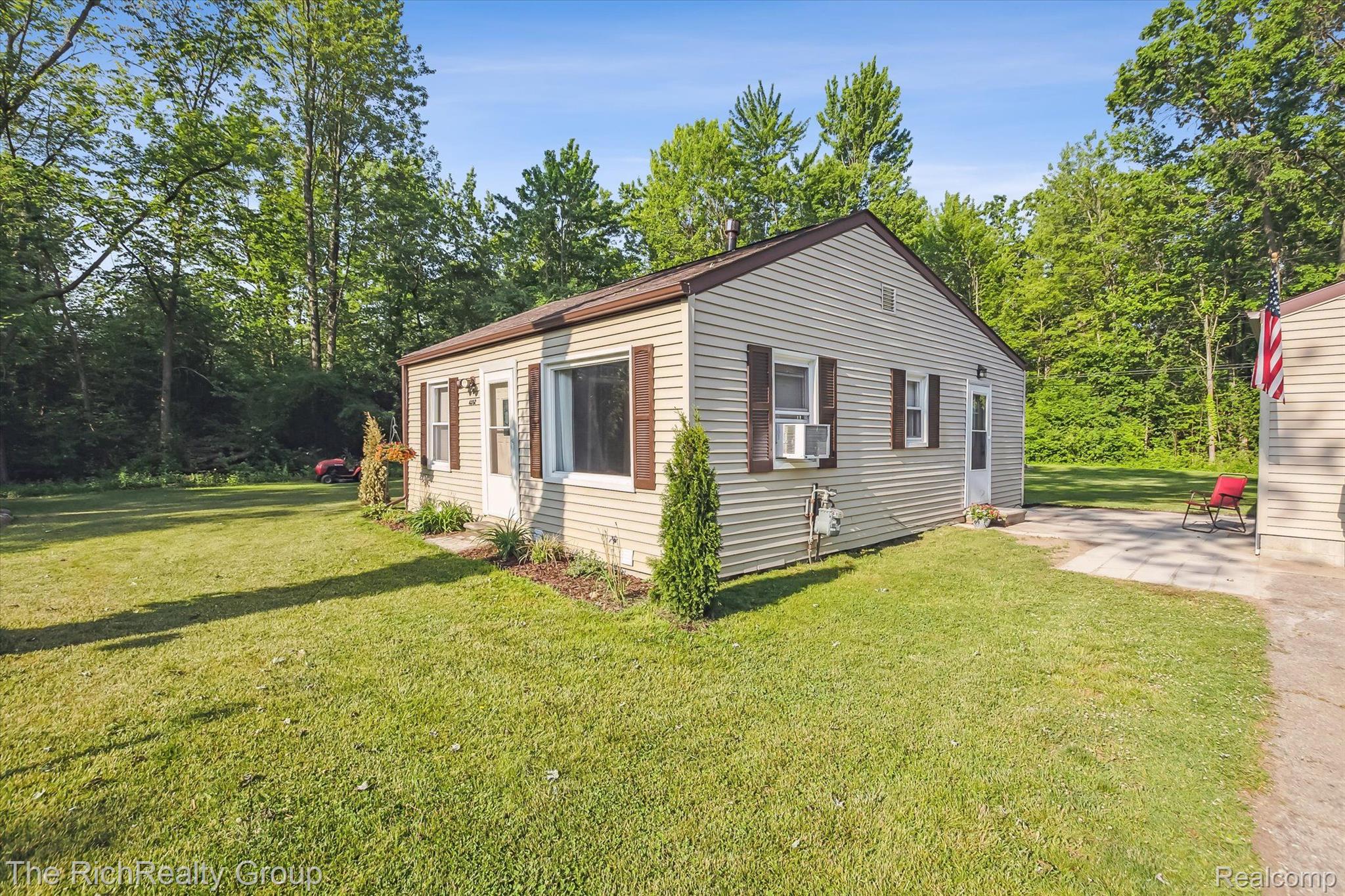 4592 Willard Road South Canton, MI 48188 - Photo 3 of 26
