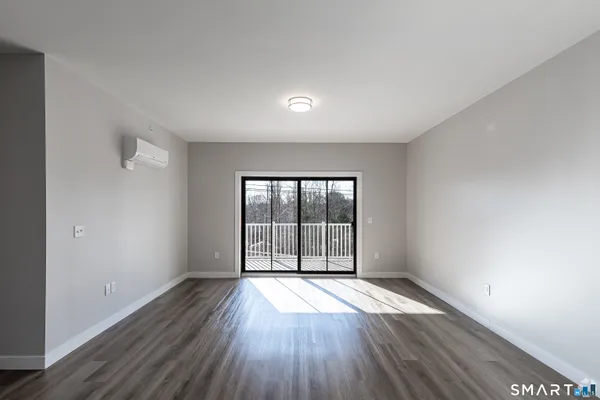 $2,450 | 401 Albany Turnpike, Unit 304, Canton, CT 06019