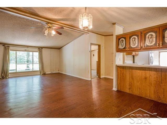 555 North 8 Mile Road Midland, MI 48640 - Photo 8 of 27 50146999-a6d09f37-d4da-4831-bcdd-6716a8dc3258.JPG