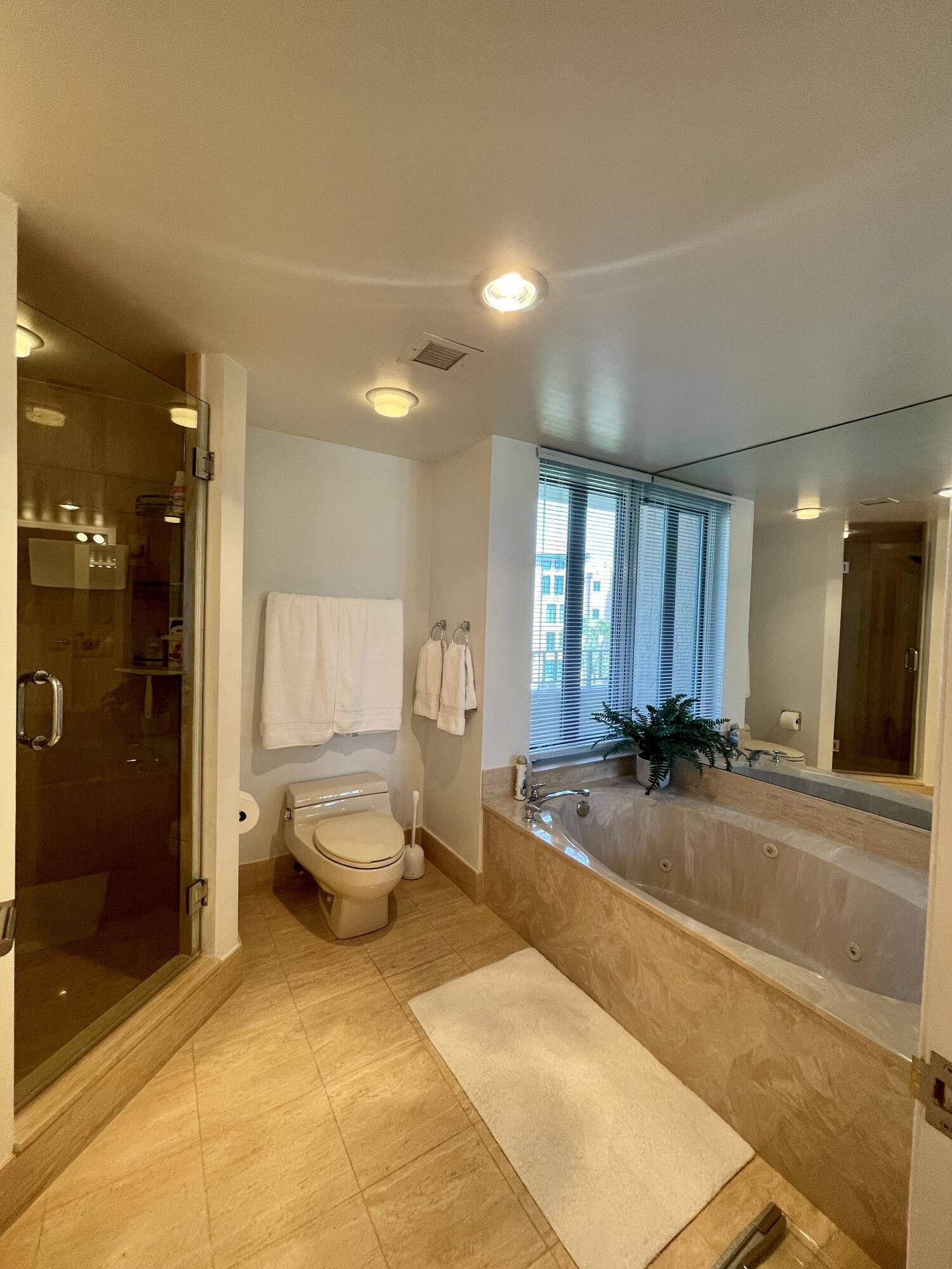 140 Southeast 5th Avenue, Unit 439 Boca Raton, FL 33432 - Photo 12 of 19 Master bathroom