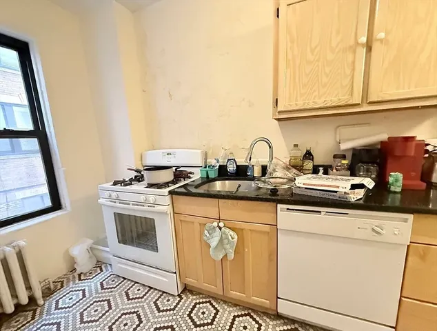 $5,600 | 452 Park Drive, Unit 2, Boston, MA 02215