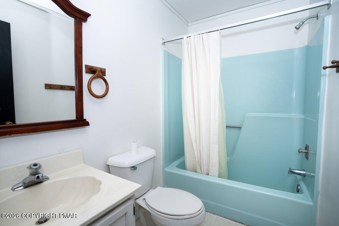 143 Totteridge Road Bushkill, PA 18324 - Photo 14 of 48 143 Totteridge -13 (Medium)