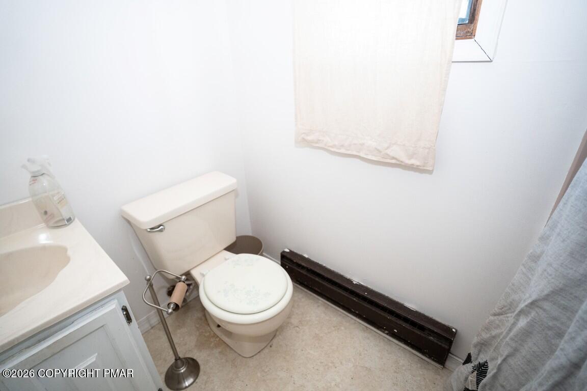 143 Totteridge Road Bushkill, PA 18324 - Photo 4 of 48 143 Totteridge -03 (Medium)
