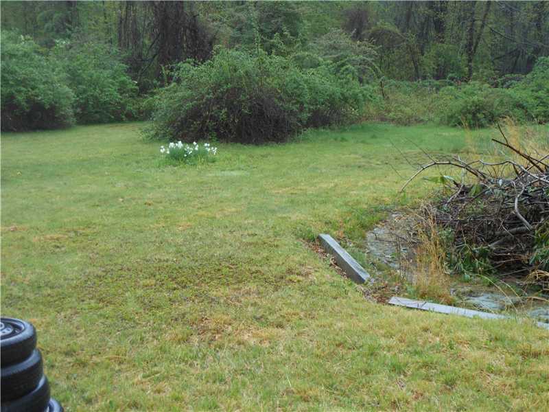 1405 Chopmist Hill Road Scituate, RI 02857 - Photo 16 of 16 Yard/Garden.