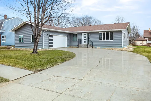 $374,900 | 610 4th Street North, Wahpeton, ND 58075