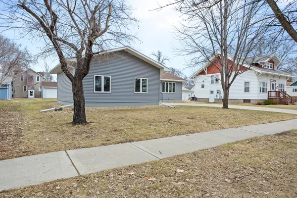 $374,900 | 610 4th Street North, Wahpeton, ND 58075