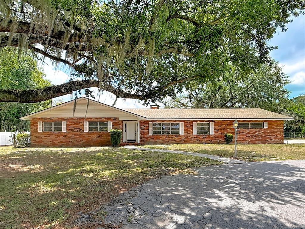 1112 Caballo Road Leesburg, FL 34748 - Photo 1 of 44