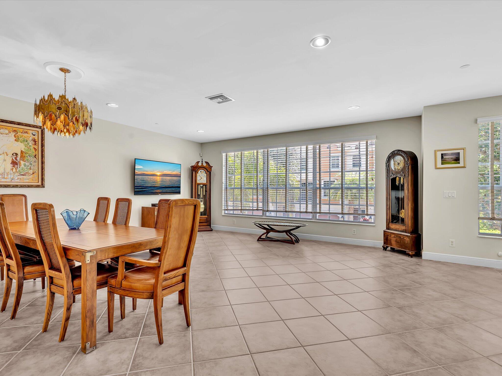5575 Northeast Trieste Way Boca Raton, FL 33487 - Photo 15 of 38 Living/Dining area