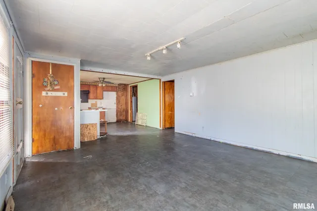 $34,900 | 204 East Adams Street, Abingdon, IL 61410