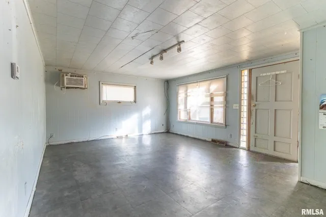 $34,900 | 204 East Adams Street, Abingdon, IL 61410