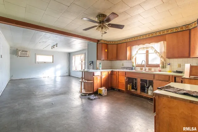 $34,900 | 204 East Adams Street, Abingdon, IL 61410