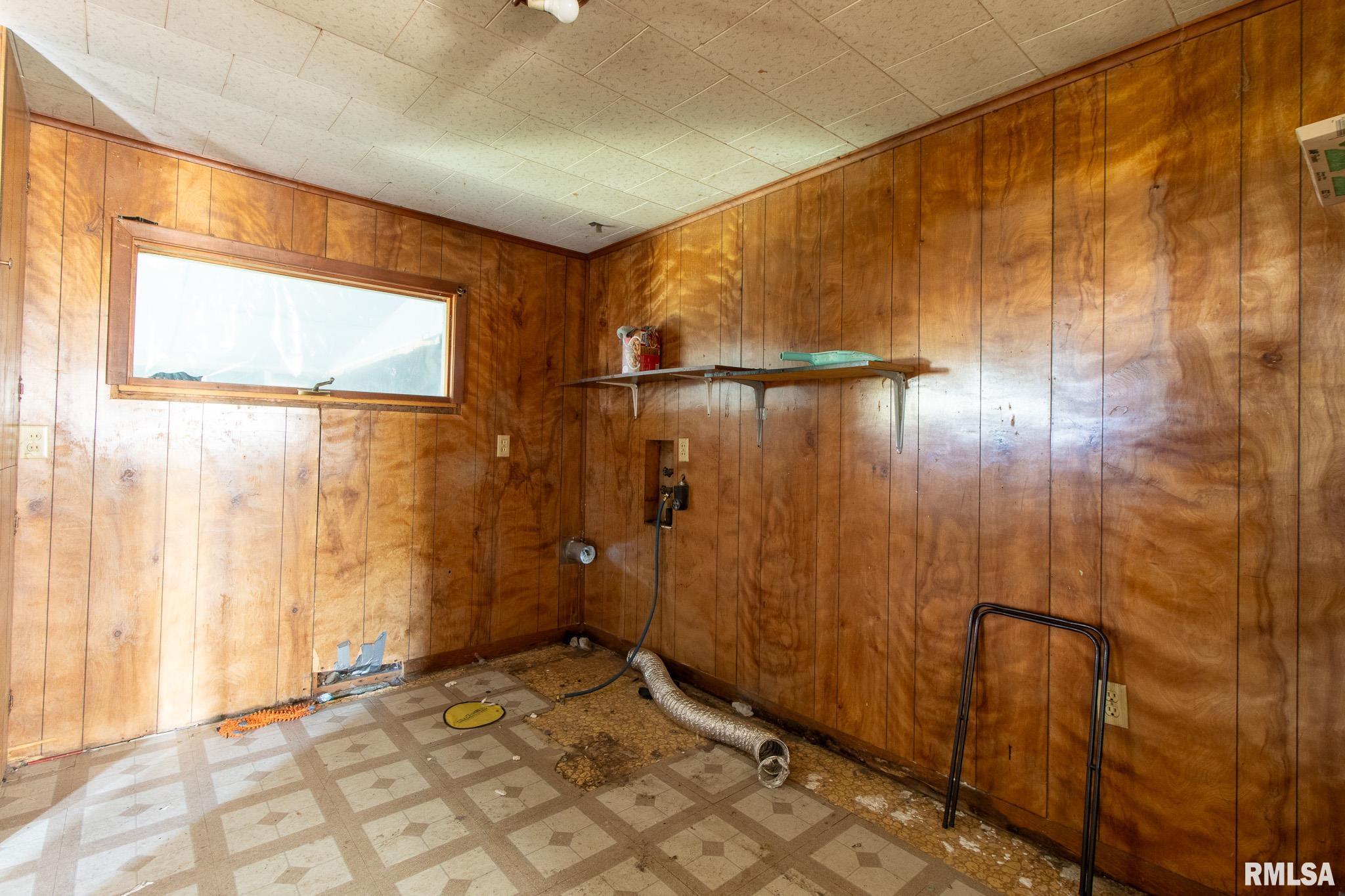 204 East Adams Street Abingdon, IL 61410 - Photo 7 of 16