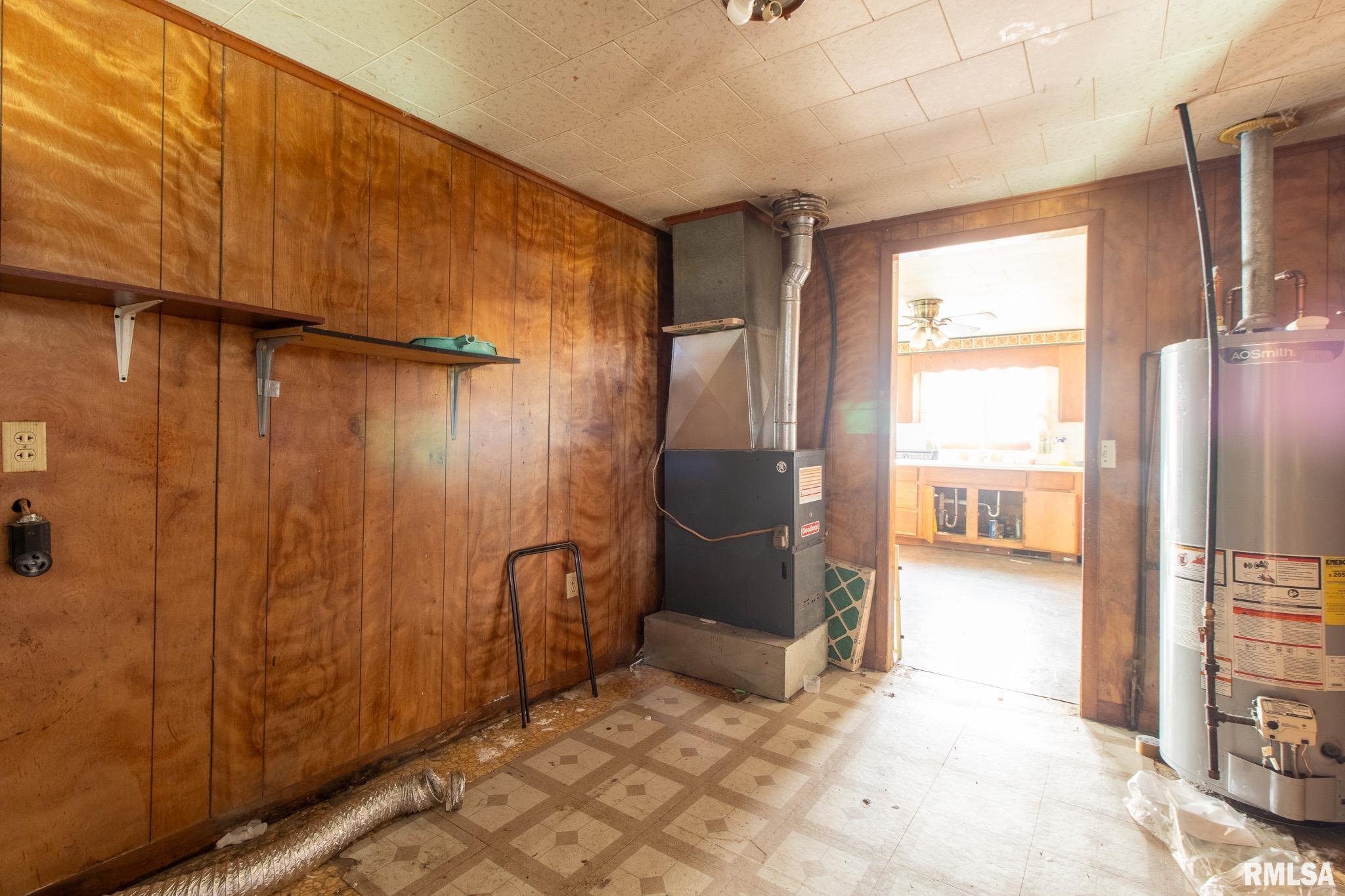 204 East Adams Street Abingdon, IL 61410 - Photo 8 of 16