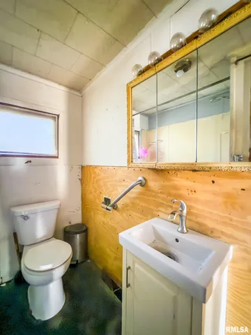 $34,900 | 204 East Adams Street, Abingdon, IL 61410