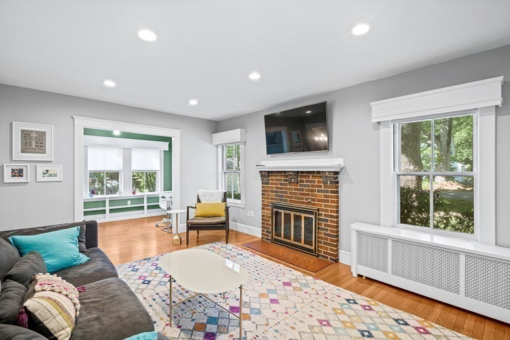 7 Fife Road Wellesley, MA 02481 - Photo 8 of 35