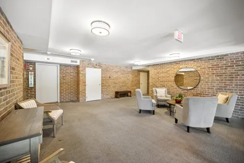 $360,000 | 134 Green Bay Road, Unit 104, Winnetka, IL 60093