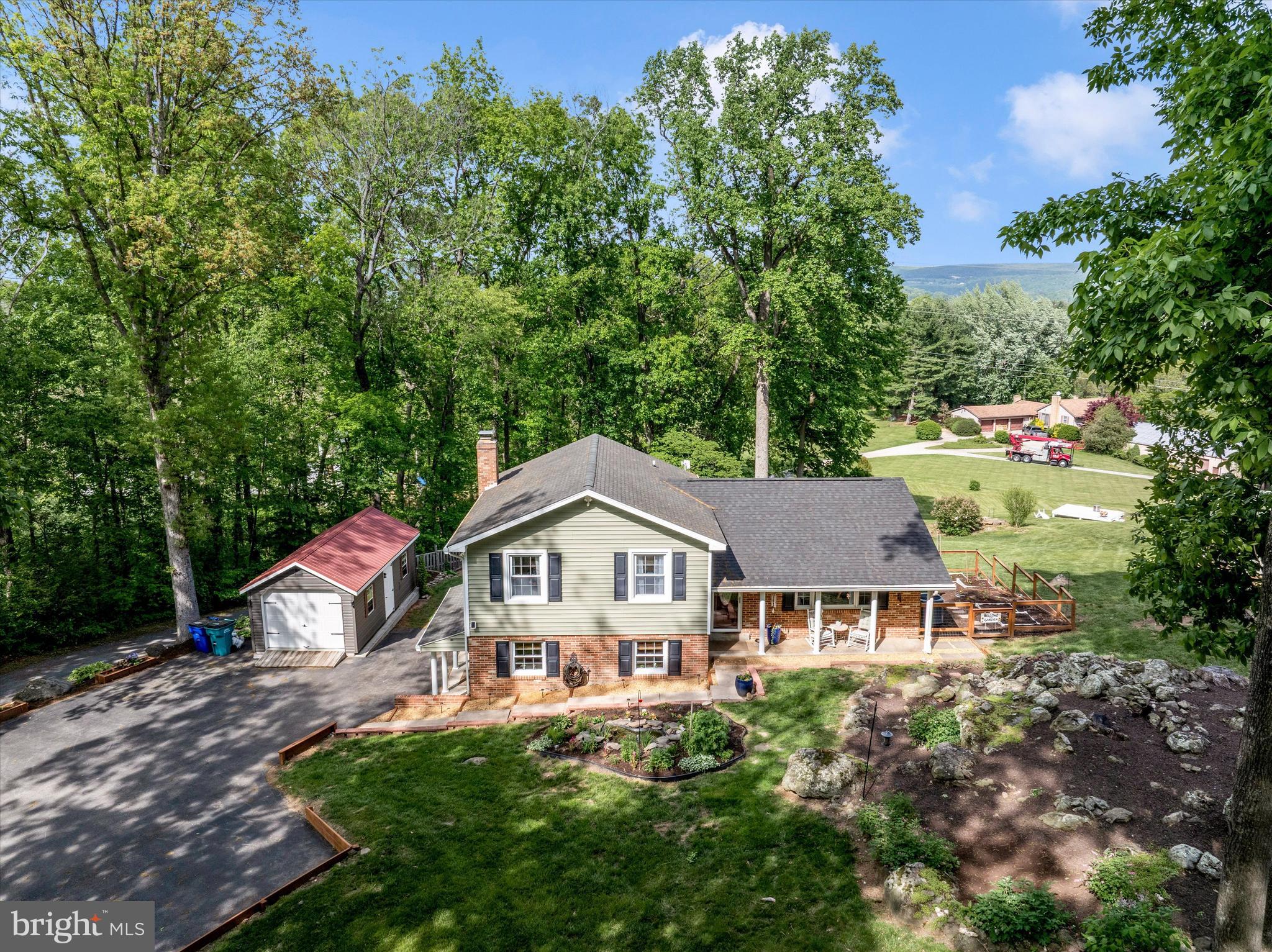 Amazing 3 Bed 2.5 Bath 4 Level Home on over 1 Acre