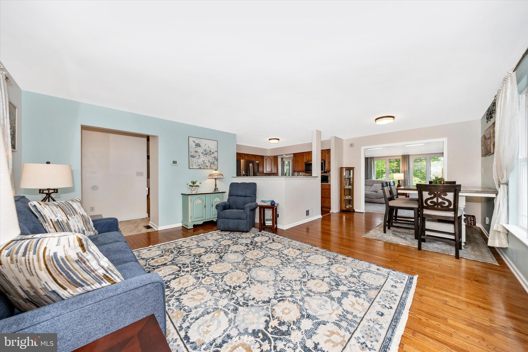 9907 Mt Tabor Road Myersville, MD 21773 - Photo 16 of 57 Living Room