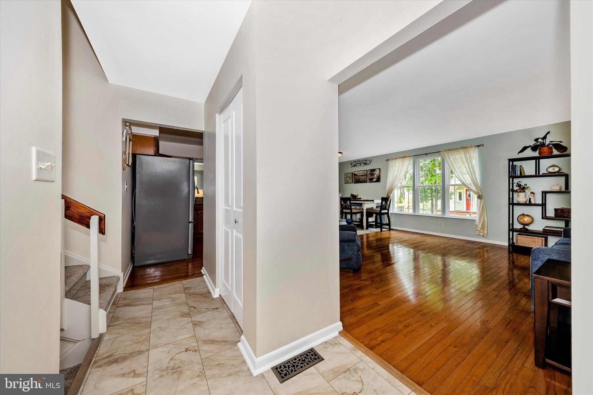 9907 Mt Tabor Road Myersville, MD 21773 - Photo 5 of 57 Foyer