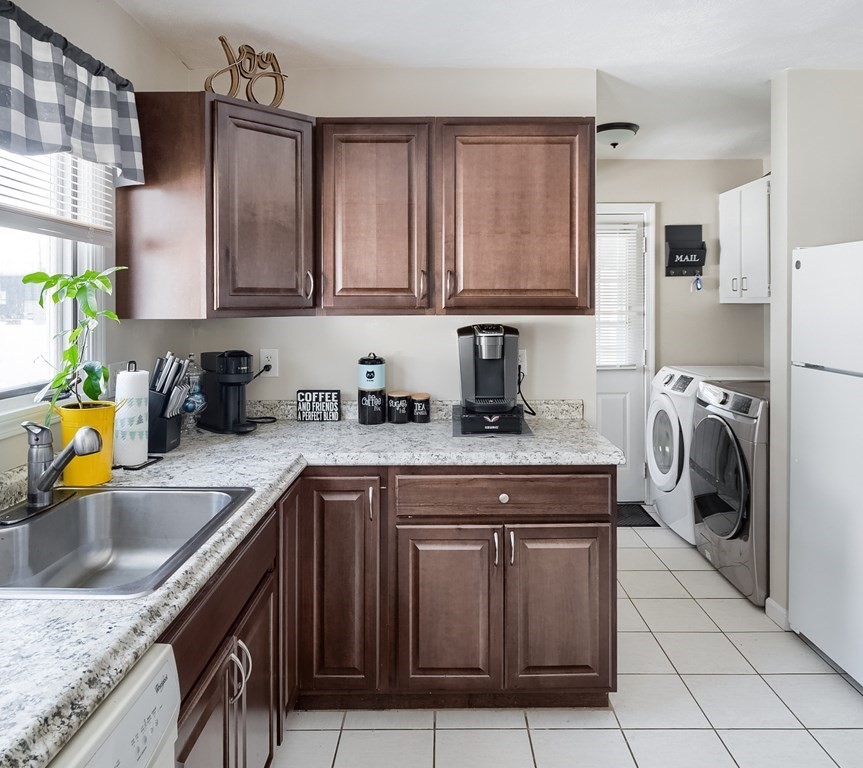 48 Fuller Street, Unit 48 Clinton, MA 01510 - Photo 5 of 24 Gallery Image 5