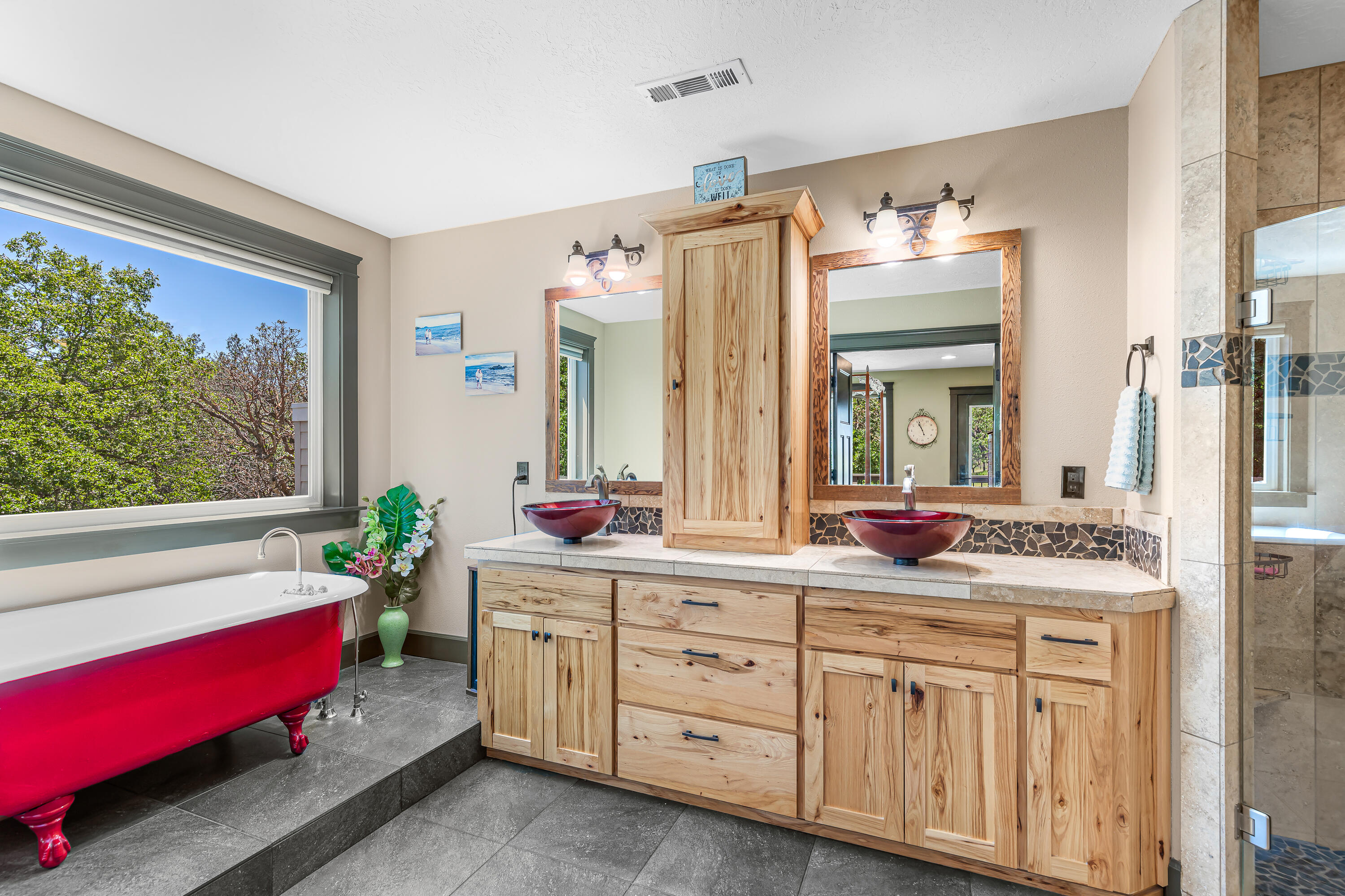 6036 Old Stage Road Central Point, OR 97502 - Photo 22 of 44 9R9A7424
