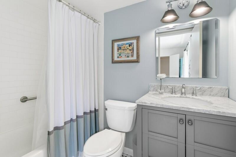 825 Center Street Jupiter, FL 33458 - Photo 15 of 31 08_825CenterSt32b_2009_FlexMLS800x600_80