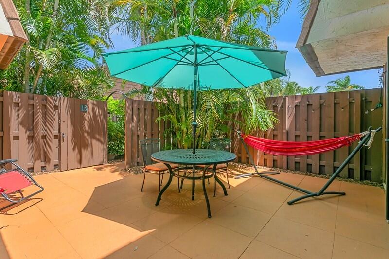 825 Center Street Jupiter, FL 33458 - Photo 18 of 31 19_825CenterSt32b_2020_FlexMLS800x600_80