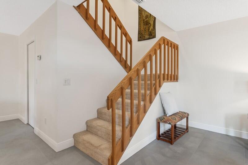 825 Center Street Jupiter, FL 33458 - Photo 8 of 31 18_825CenterSt32b_2019_FlexMLS800x600_80