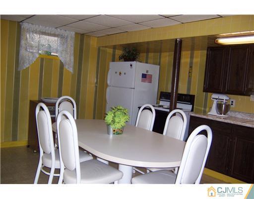 163 Midfield Road Colonia, NJ 07067 - Photo 15 of 21