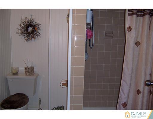 163 Midfield Road Colonia, NJ 07067 - Photo 17 of 21