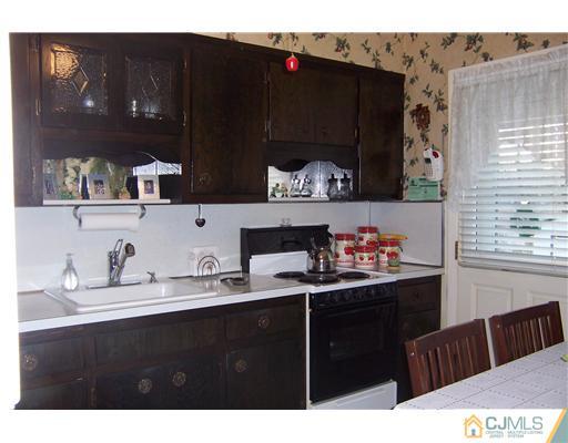 163 Midfield Road Colonia, NJ 07067 - Photo 4 of 21